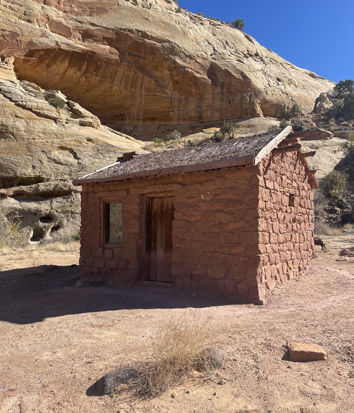 hickman_bridge_portrait_img